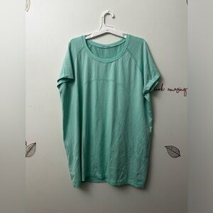 Lululemon top